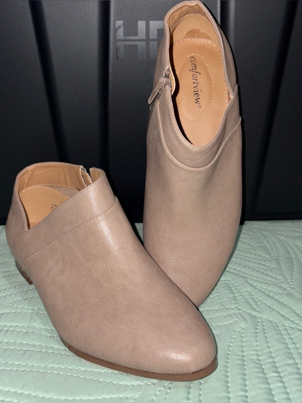 Comfortview Women’s Ankle Boots Size 8.5 WW Tan Side Zip